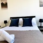 Business 2 Beds London Apartment - Poplar - 2 Minutes From Station