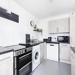 Business 2 Beds London Apartment - Poplar - 2 Minutes From Station