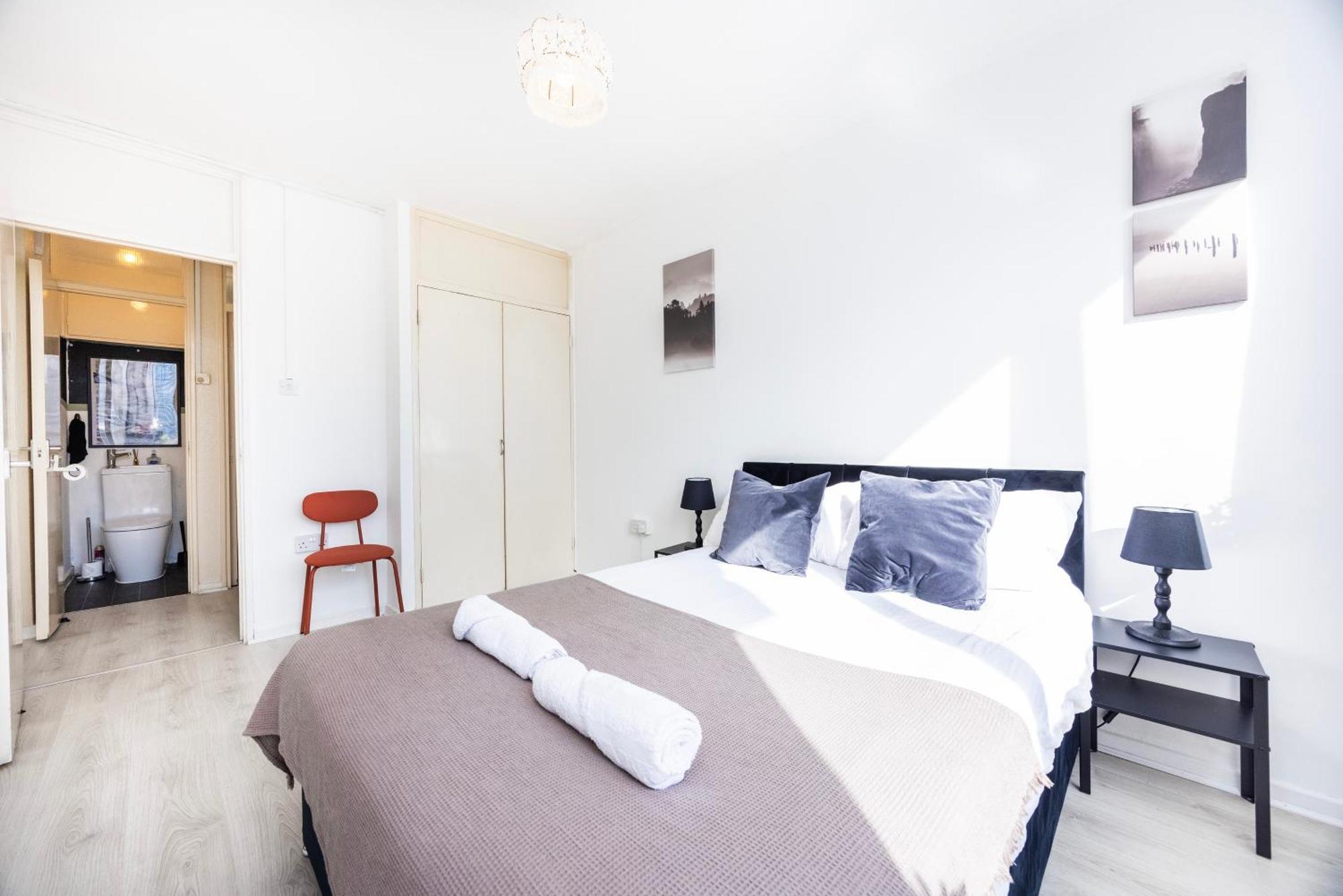Appartamento Business 2 Beds - Poplar - 2 Minutes From Station *