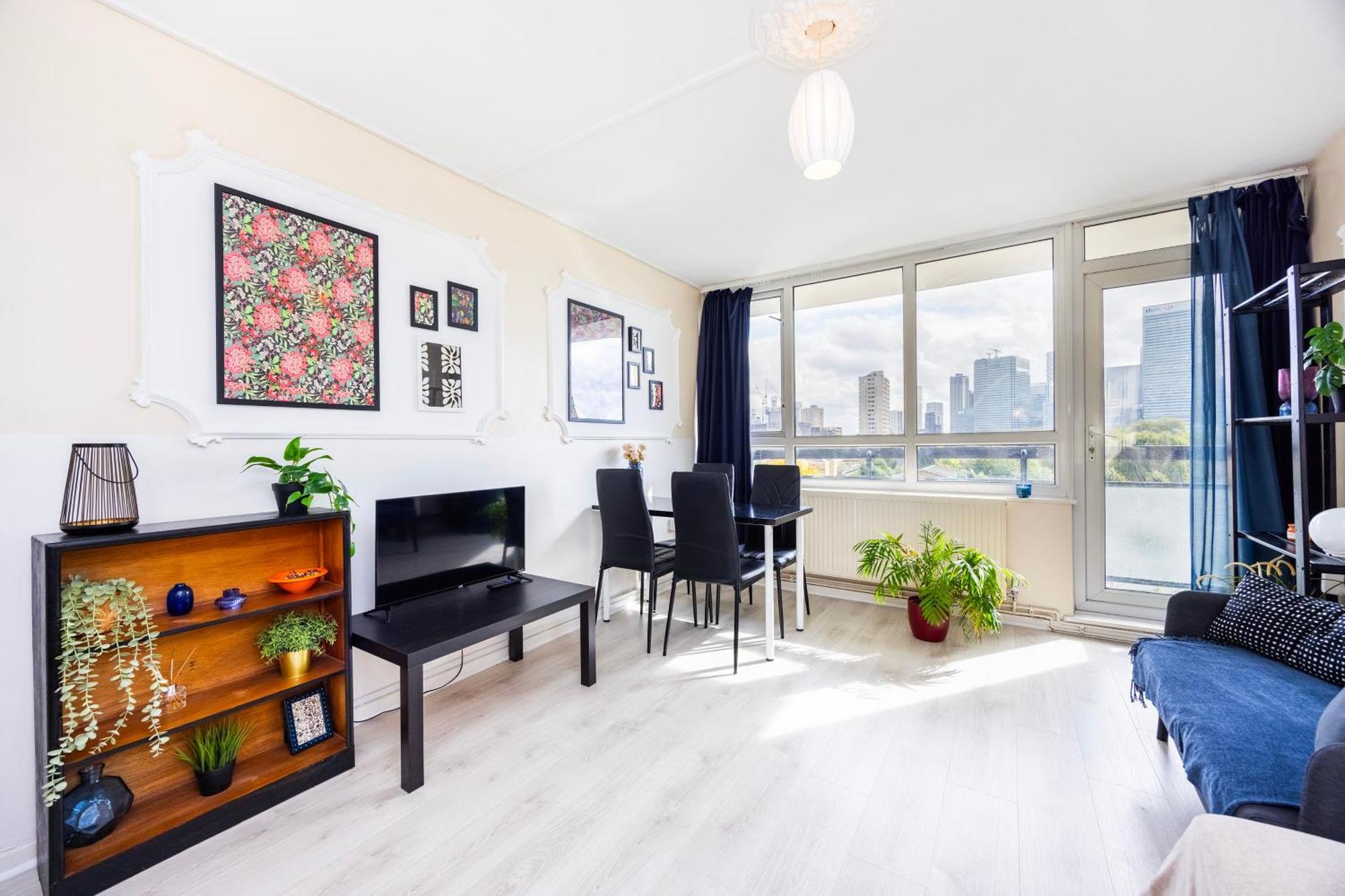 Business 2 Beds - Poplar - 2 Minutes From Station *