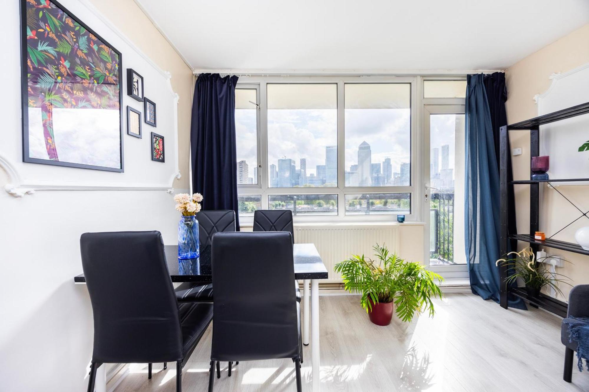 Business 2 Beds - Poplar - 2 Minutes From Station *